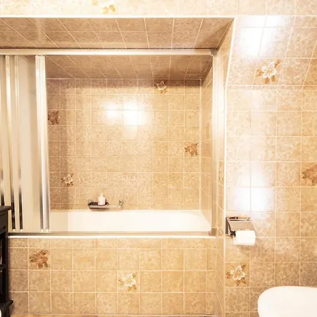 Central Studio With Free Swimming Pool Apartman *