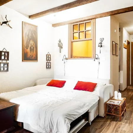 Central Studio With Free Swimming Pool