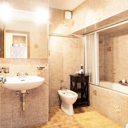 Central Studio With Free Swimming Pool Apartman Verbier